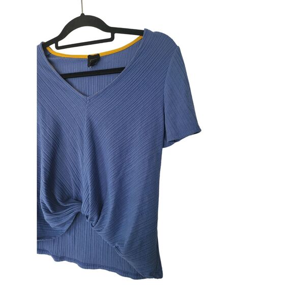 W5 Blouse Medium Womens Short Sleeve Blue V Neck Pullover Gathered Front - Picture 2 of 6
